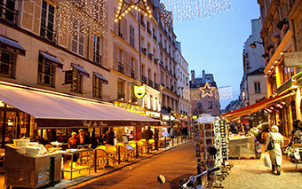 Un rue du quartier latin, Paris, France